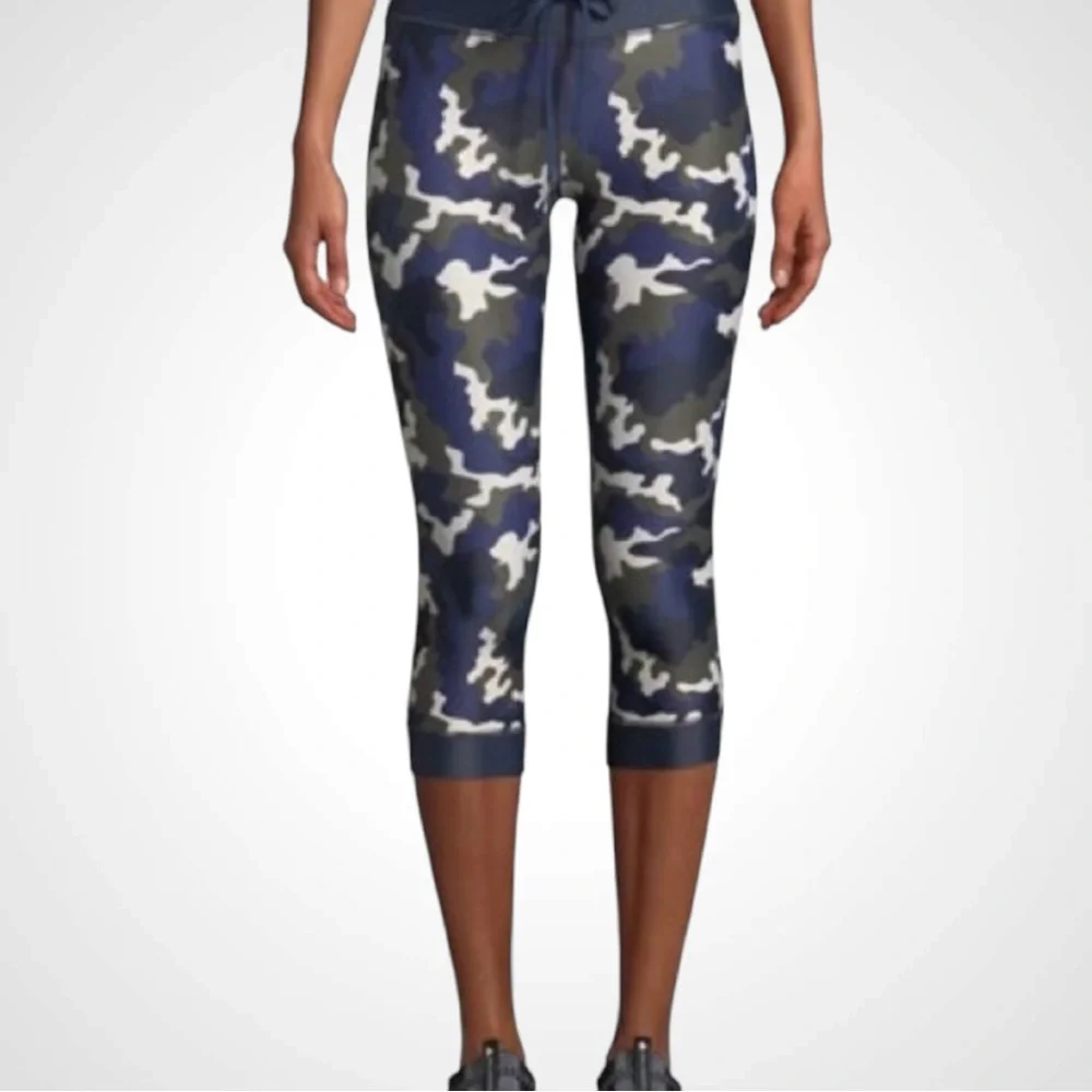 New! THE UPSIDE NYC Camo-Print Cropped Performance Legging Size 6